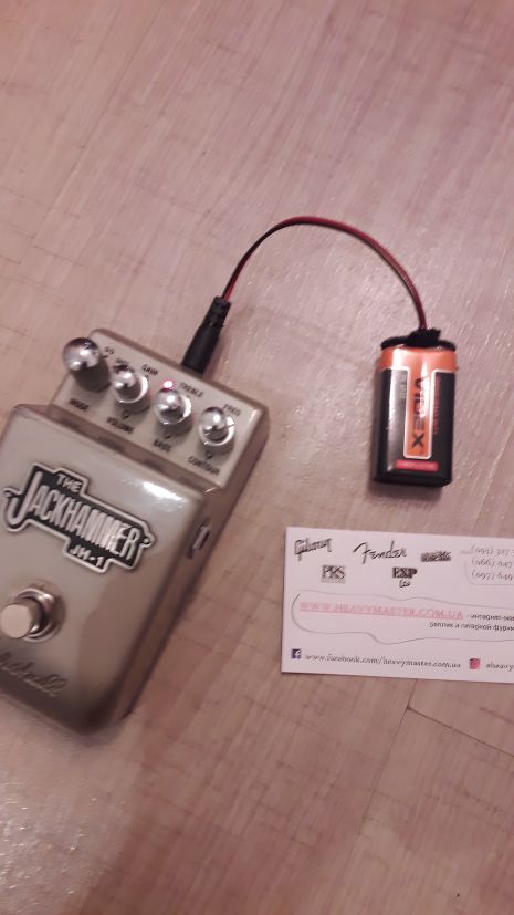 Перехідник роз'єм-крона на штекер живлення 5,5x2,1 мм для педалей ефектів Перехідник роз'єм-крона на штекер живлення 5,5x2,1 мм для педалей ефектів