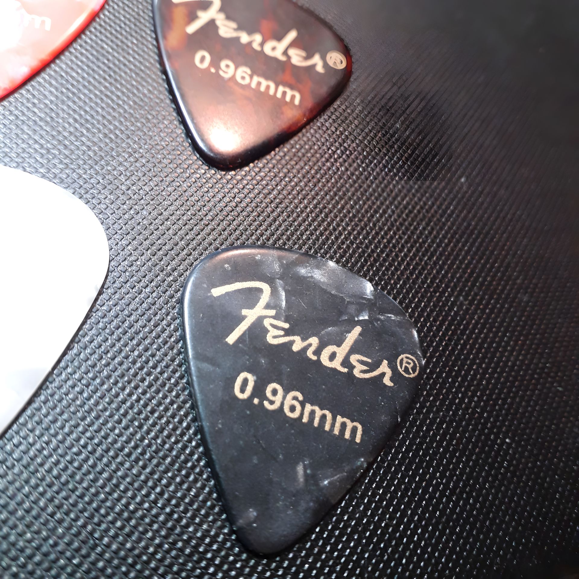 Fender медіатори 0,96 товщина для електрогітари та акустичної гітари Fender медіатори 0,96 товщина для електрогітари та акустичної гітари