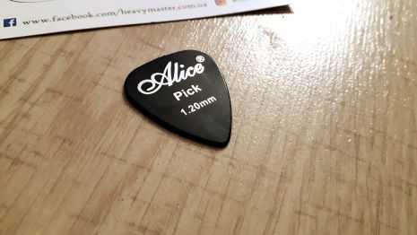 Черный медиатор Alice 1.2 мм для электрогитары
