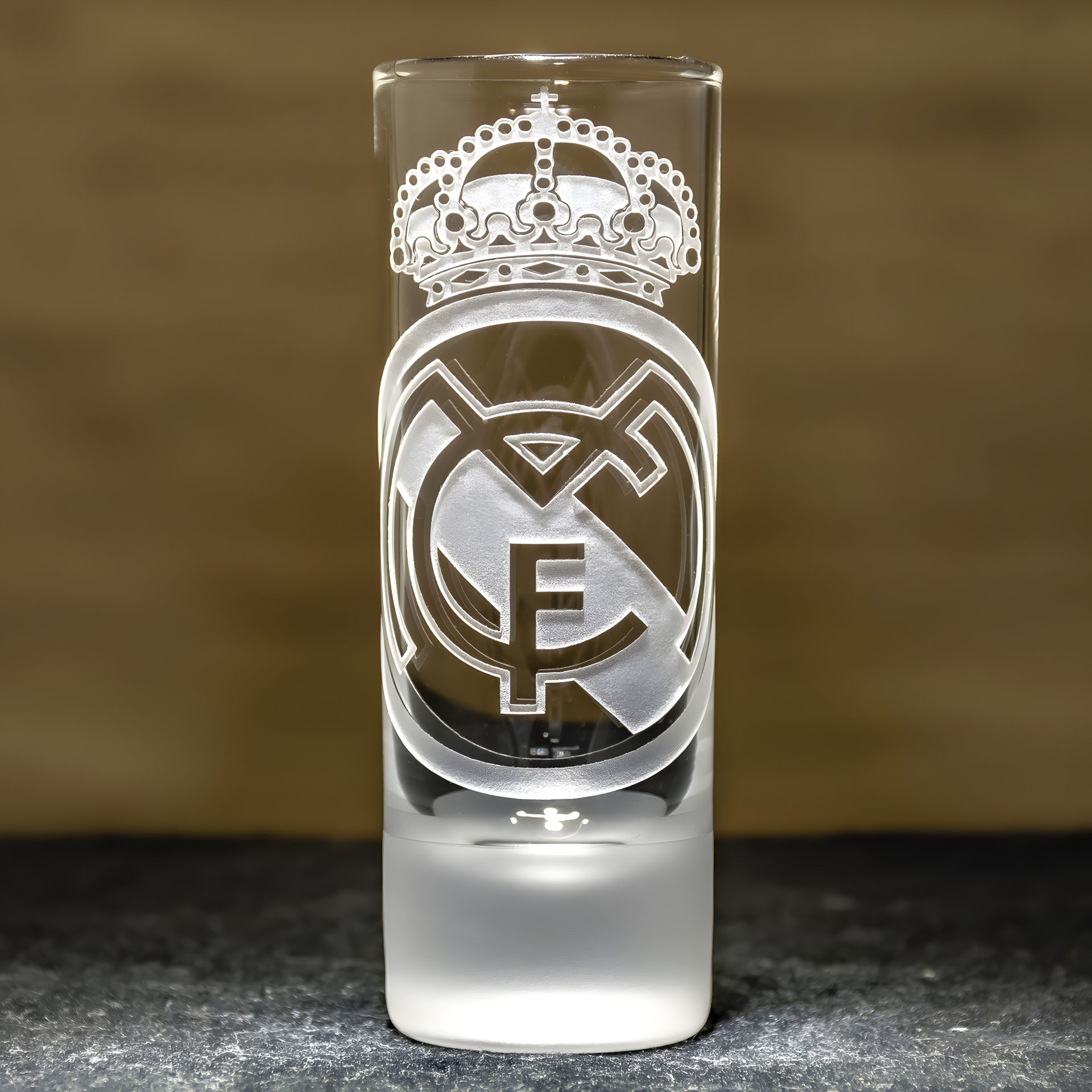 Рюмка 50 мл з гравіюванням ФК Реал Мадрід, глянцева, в подарунковій коробці Рюмка 50 мл з гравіюванням ФК Реал Мадрід, глянцева, в подарунковій коробці