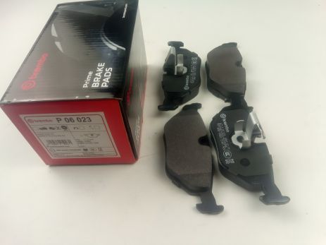 Комплект гальмівних колодок ALPINA B10, BMW 5, BREMBO (P06023)