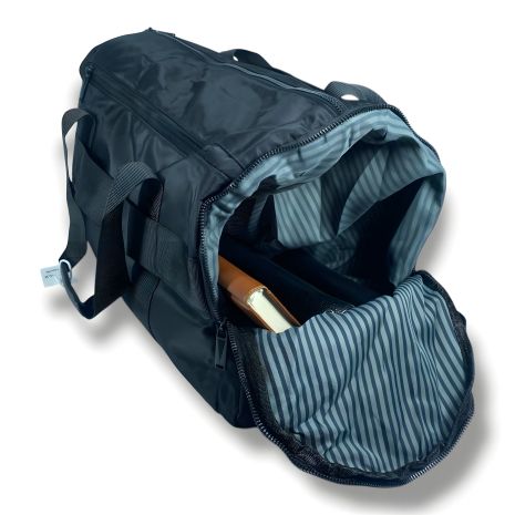 Чорна дорожня сумка з відділом для взуття