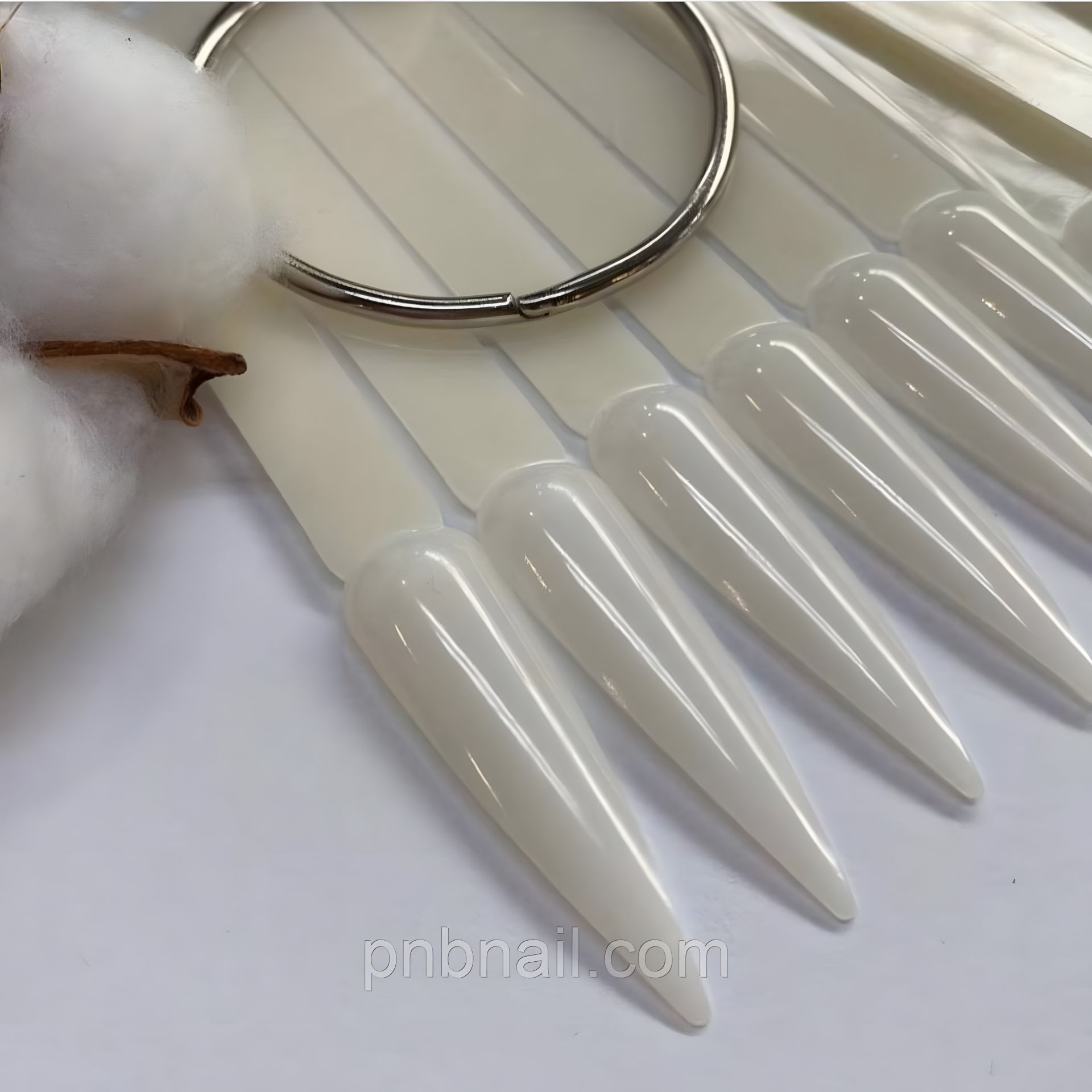 Форма "Стилет" типси на кільці, 40 шт. (молочні / прозорі) Форма "Стилет" типси на кільці, 40 шт. (молочні / прозорі)