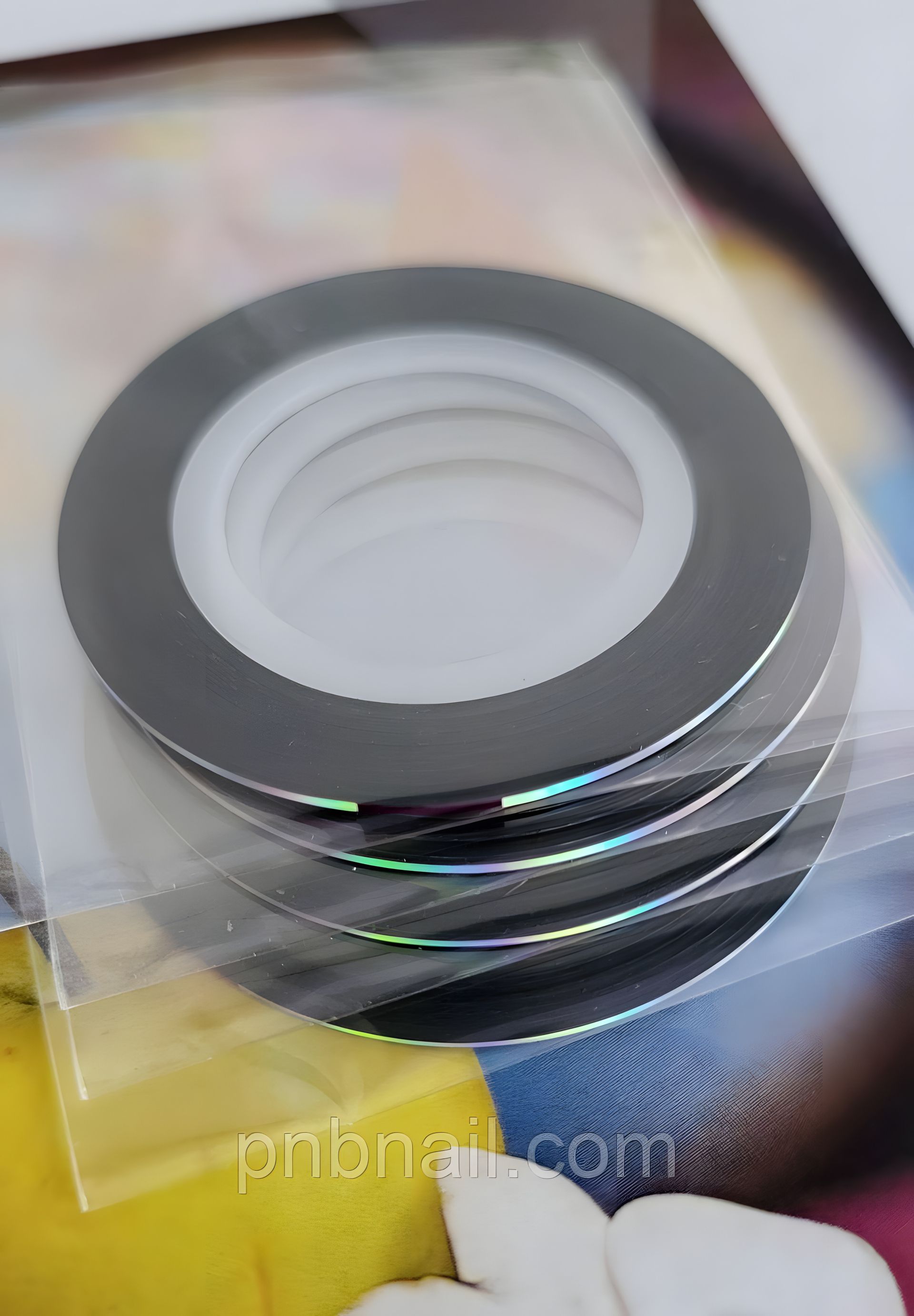 Декоративна стрічка скотч для нігтів, 1 мм голографіка срібло, кольори в асортименті Декоративна стрічка скотч для нігтів, 1 мм голографіка срібло, кольори в асортименті