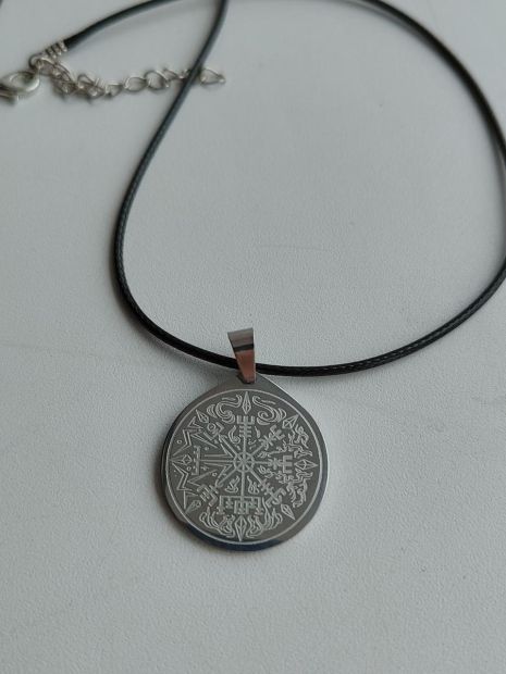 Кулон подвеска шлем ужаса Вегвизир Рунический компас амулет оберег талисман из викингов Vegvisir