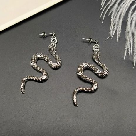 Модные серьги Snake змея в виде змеи в стиле панк готика рок