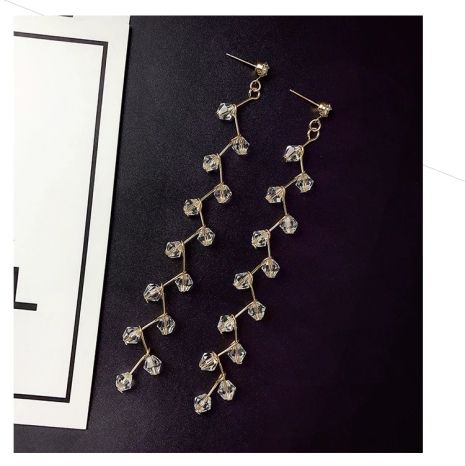 Серьги косточки в виде виноградной кисти веточки с белыми кристаллами камнями длинные