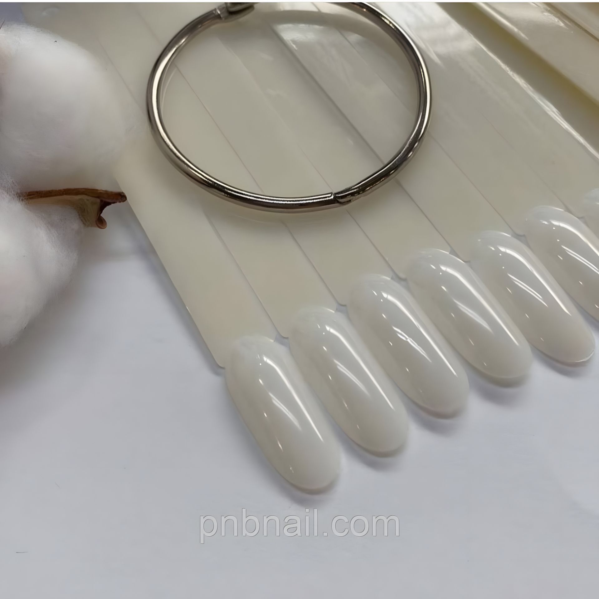 Типсы овальные на кольце (палитра веер), молочные, 50 шт. Типсы овальные на кольце (палитра веер), молочные, 50 шт.