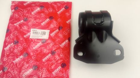 Сайлентблок важеля передній для Ford Mondeo V 14- (з кронштейном) Л. Сайлентблок важеля передній для Ford Mondeo V 14- (з кронштейном) Л.