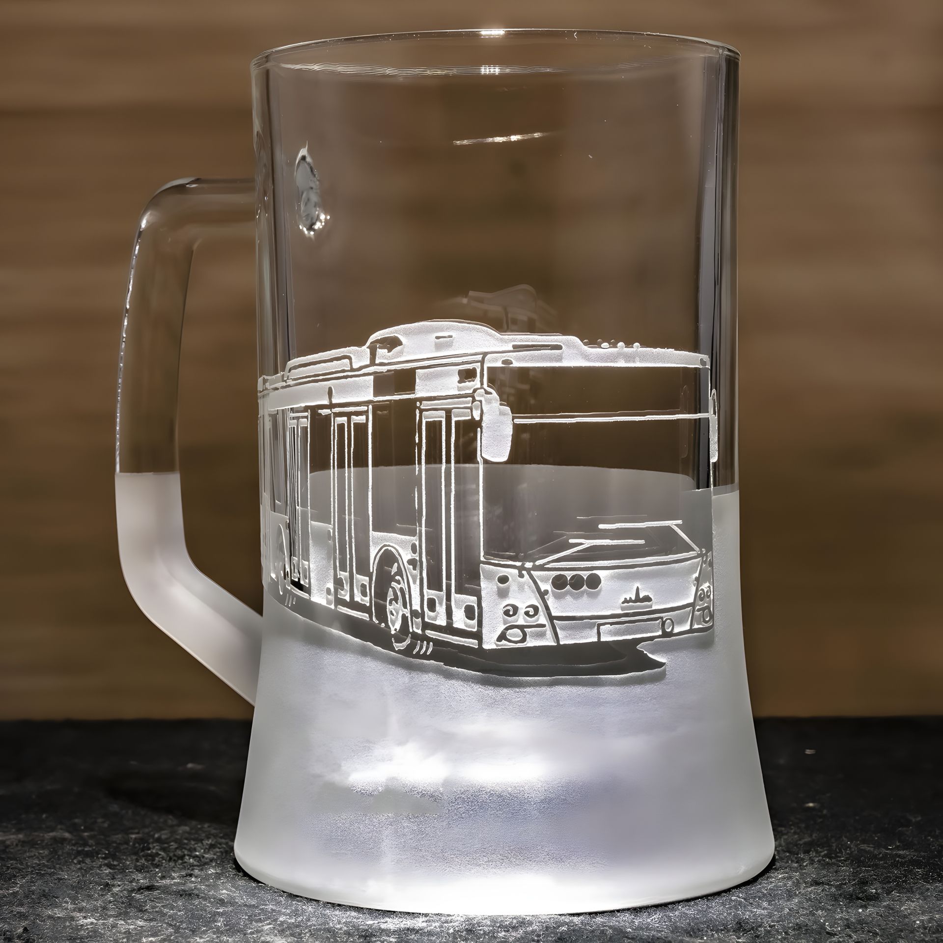 Подарунок водієві автобуса - бокал для пива з гравіюванням фото автобуса Рейсового МАЗ з гармошкою Подарунок водієві автобуса - бокал для пива з гравіюванням фото автобуса Рейсового МАЗ з гармошкою