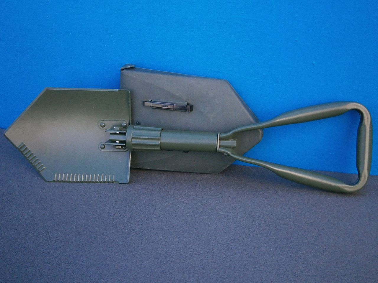 Shovel Sapper усложнил США 27043, Макс Фукс, Германия, Оливковая в пластиковой крышке. Shovel Sapper усложнил США 27043, Макс Фукс, Германия, Оливковая в пластиковой крышке.