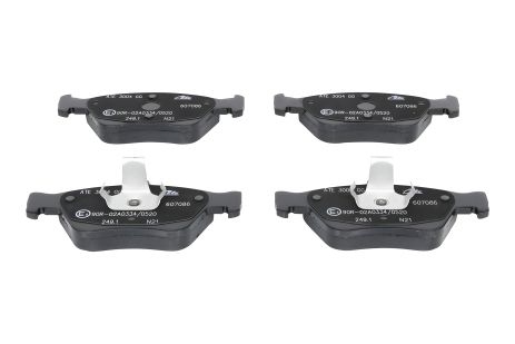 Тормозные колодки комплект для MB CLK, E-CLASS, C-CLASS, ATE (13046070862)