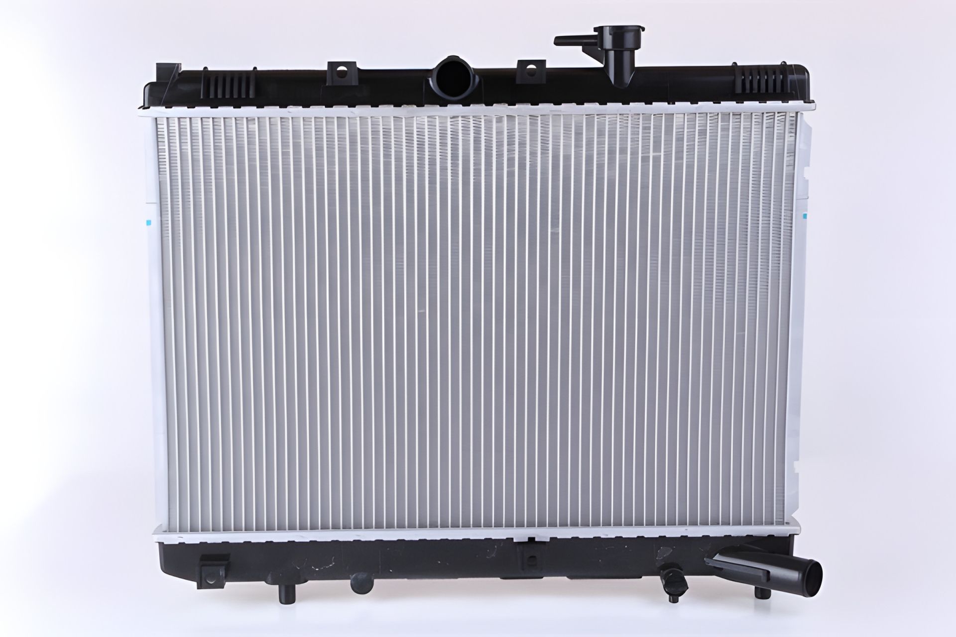 Радиатор охлаждения двигателя для KIA RIO, NISSENS (66624) Радиатор охлаждения двигателя для KIA RIO, NISSENS (66624)