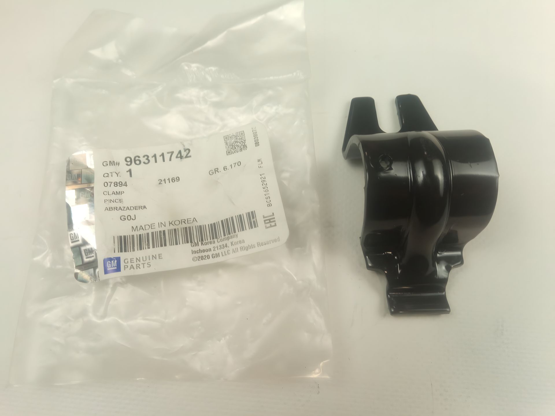 Кронштейн переднего стабилизатора для Nubira, GM (96311742) Кронштейн переднего стабилизатора для Nubira, GM (96311742)