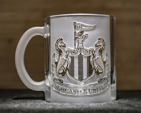 Чашка для чаю та кави з гравіюванням ФК NewCastle United - подарунок вболівальнику - Видання 1 Чашка для чаю та кави з гравіюванням ФК NewCastle United - подарунок вболівальнику - Видання 1