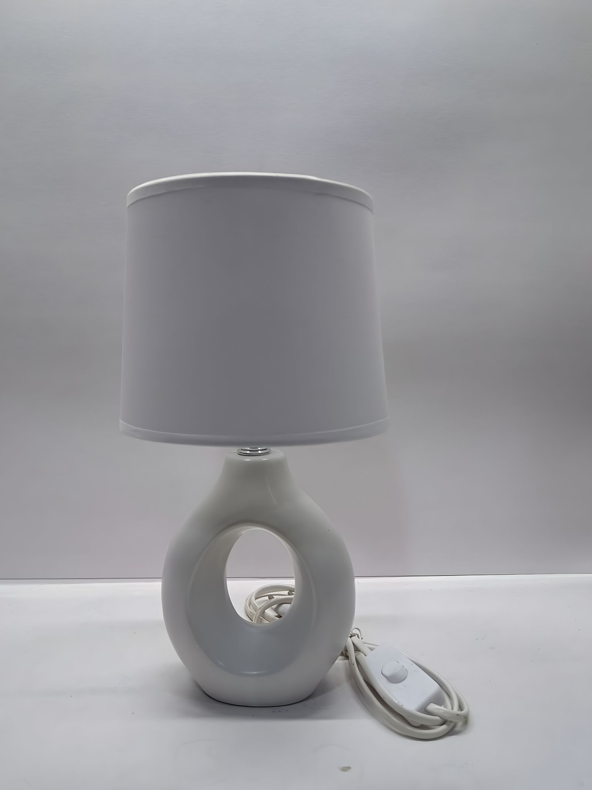 Декоративная настольная лампа Valeso V DTL1105 Декоративная настольная лампа Valeso V DTL1105