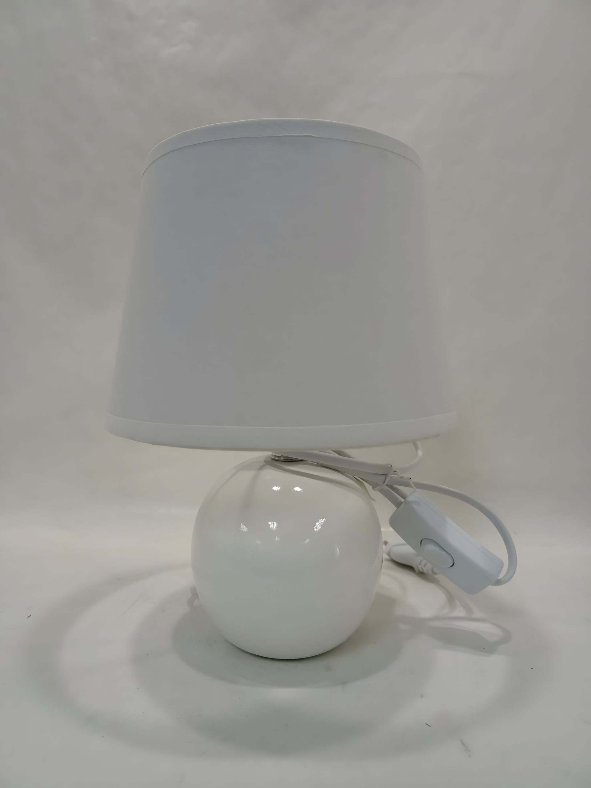 Декоративная настольная лампа Valeso V DTL1104W Декоративная настольная лампа Valeso V DTL1104W