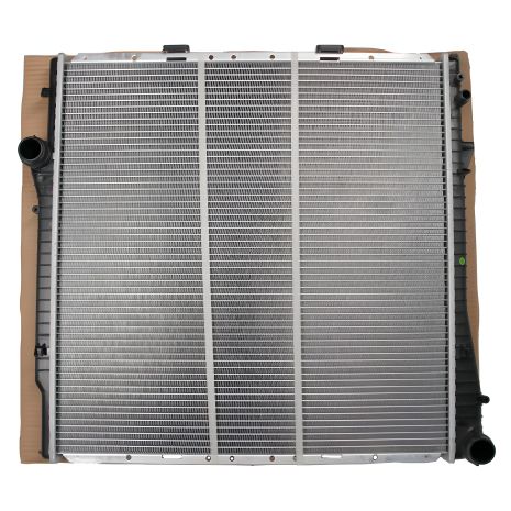 Радіатор для BMW X5 E53 00-, SATO (R12111) Радіатор для BMW X5 E53 00-, SATO (R12111)