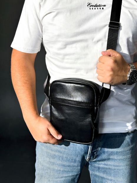 Чоловіча шкіряна сумка месенджер чорна