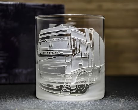 Склянка для віскі з гравіюванням автомобіля DAF, подарунок для далекобійника Склянка для віскі з гравіюванням автомобіля DAF, подарунок для далекобійника