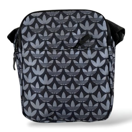 Чорна спортивна сумка через плече з кольоровим принтом 5