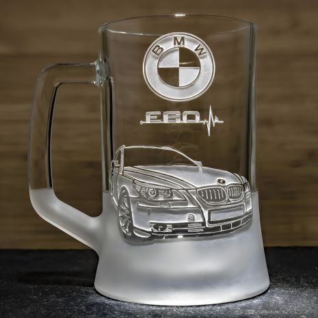 Пивной бокал с гравировкой авто BMW E60 - подарок автолюбителю