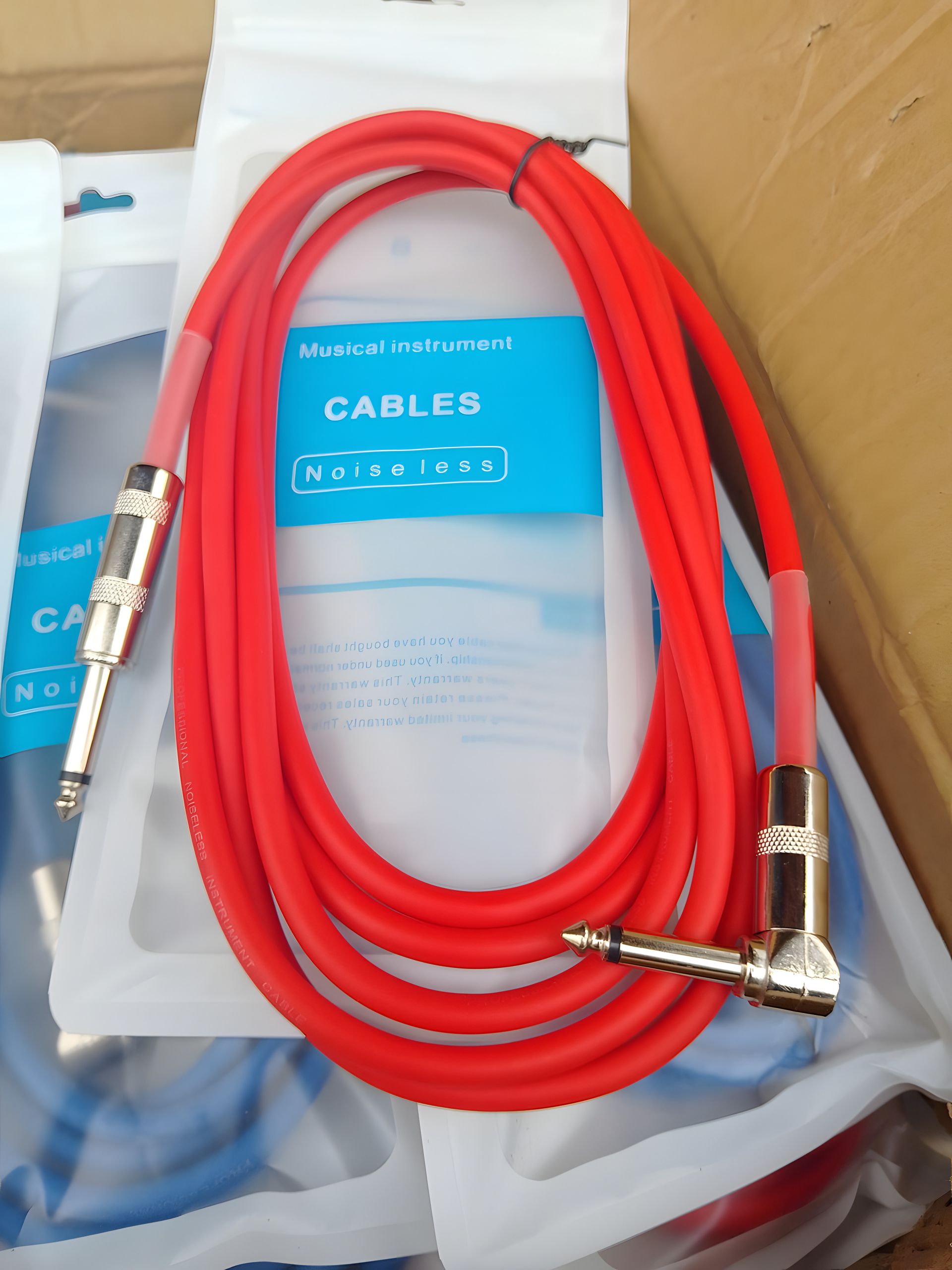 Червоний інструментальний гітарний кабель, 3 м Червоний інструментальний гітарний кабель, 3 м