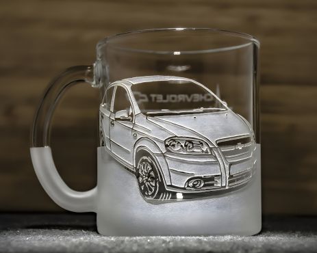 Чайная и кофейная чашка с гравировкой фото и логотипа автомобиля Chevrolet Aveo Чайная и кофейная чашка с гравировкой фото и логотипа автомобиля Chevrolet Aveo