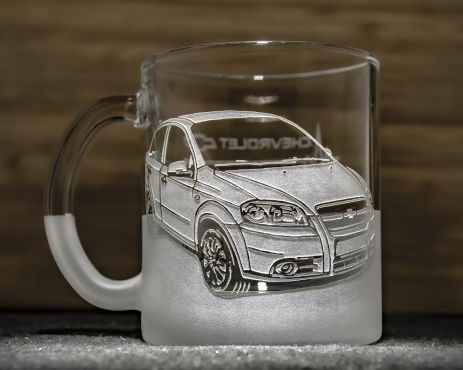 Чашка для чаю та кави з гравіюванням фото автомобіля та логотипу Chevrolet Aveo Шевроле Авео