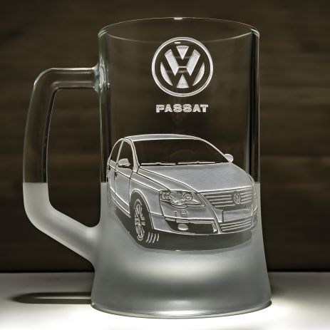 Пивний келих з гравіюванням автомобіля Volkswagen Passat СС - ідеальний подарунок для водія