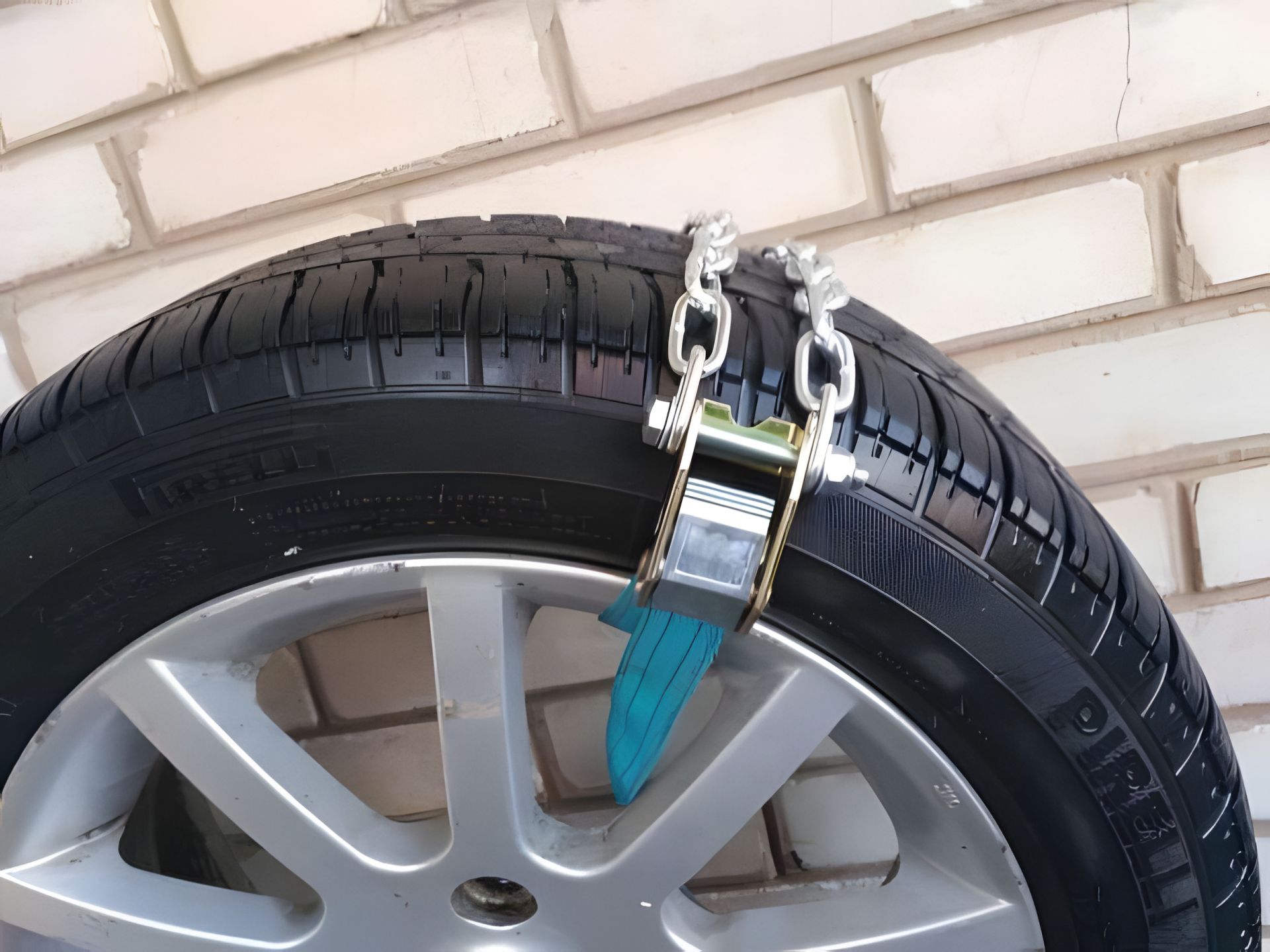 Автобраслеты против скольжения на колёса 6шт Автобраслеты против скольжения на колёса 6шт