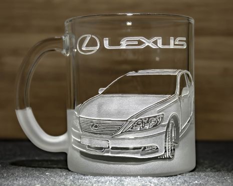 Чашка для чаю та кави з гравіюванням фото автомобіля Lexus LS 460