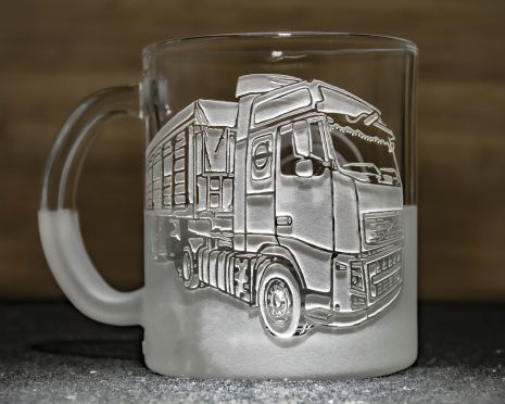 Чашка для чая и кофе с гравировкой фото грузовика и логотипа VOLVO