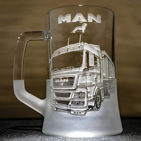 Подарочный бокал для водителя грузовика - гравировка фото MAN TGX