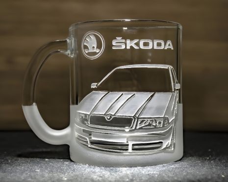 Чашка для чая и кофе с гравировкой автомобиля Skoda Octavia - подарок водителю