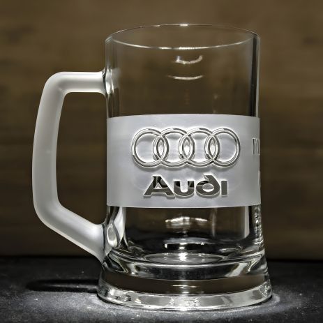 Пивний келих із гравіюванням Audi для шанувальника марки Audi