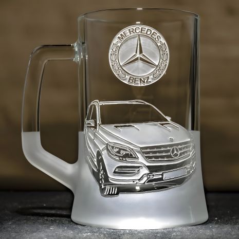 Пивний келих з гравіюванням фото автомобіля Mercedes ML350, подарунок для водія