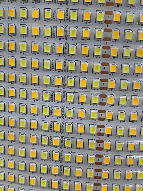 LED стрічка V X 2835 0,2W 180D