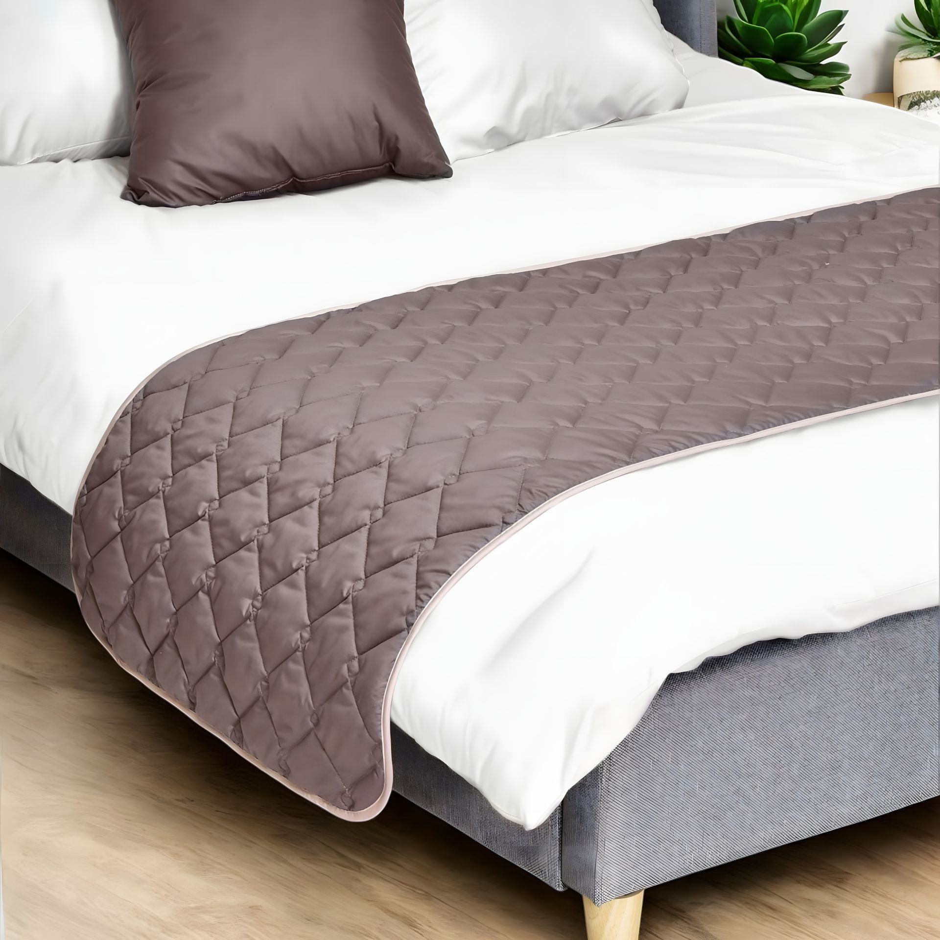 Покривало Саше 70х240 см IDEIA, стьобане двостороннє, шоколад/беж (8-13167*001) Покривало Саше 70х240 см IDEIA, стьобане двостороннє, шоколад/беж (8-13167*001)