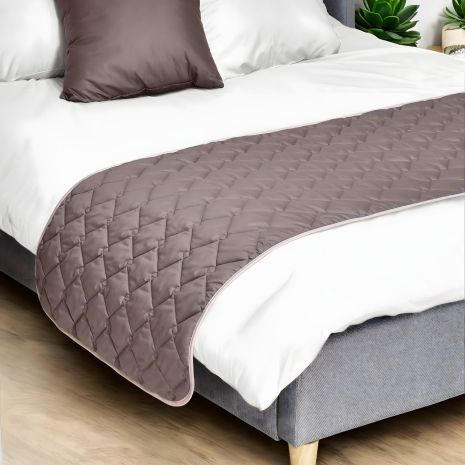 Стеганое покрывало Саше 70х240 см на кровать или диван, двустороннее из микрофибры, шоколад/беж, IDEIA (8-13167*001)