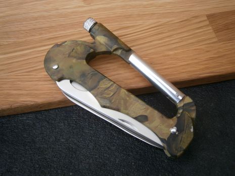 Багатофункціональний Travel Outdoor карабін 6 в 1 (ніж, пилка, викрутка, відкривачка, ліхтарик)