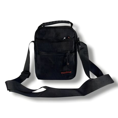 Компактна стильна сумка через плече, чорна