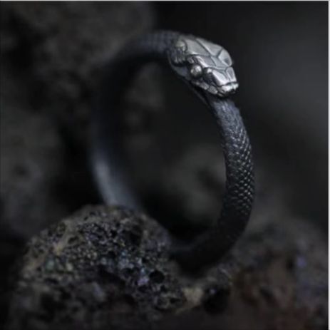 Кольцо Snake змея в форме черной змеи регулируется