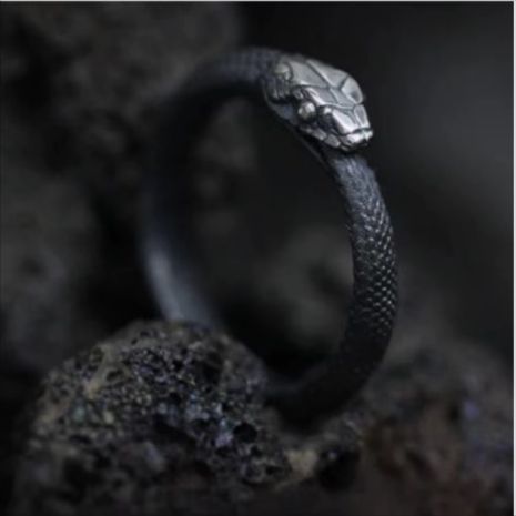 Кільце каблучка Snake змія у формі чорної змії регулюється