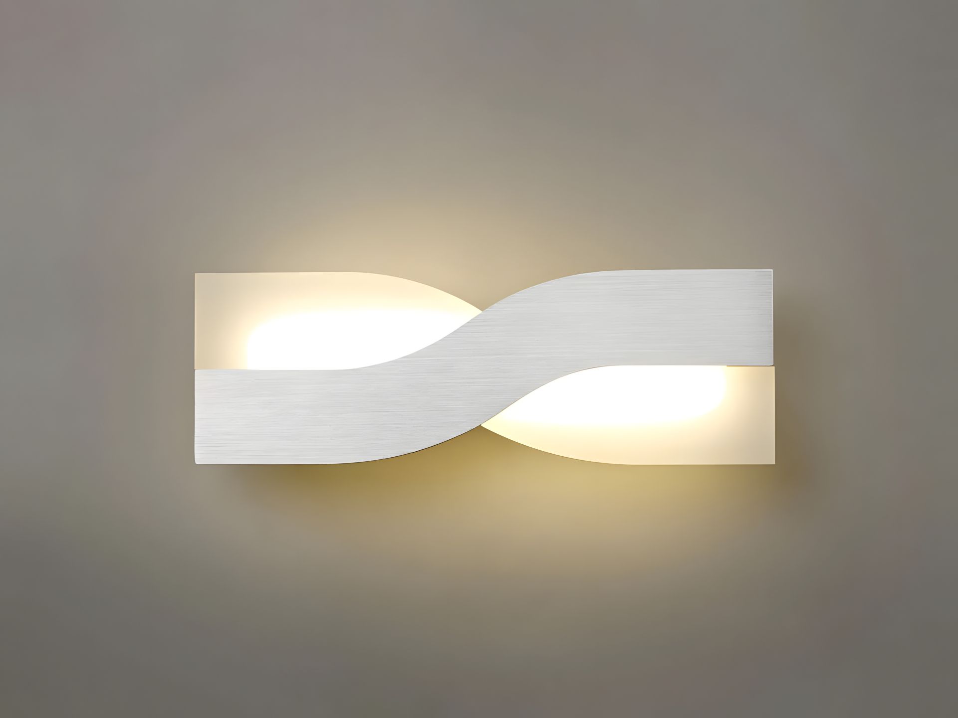 Светодиодное настенное бра Sirius 8901, белое Светодиодное настенное бра Sirius 8901, белое