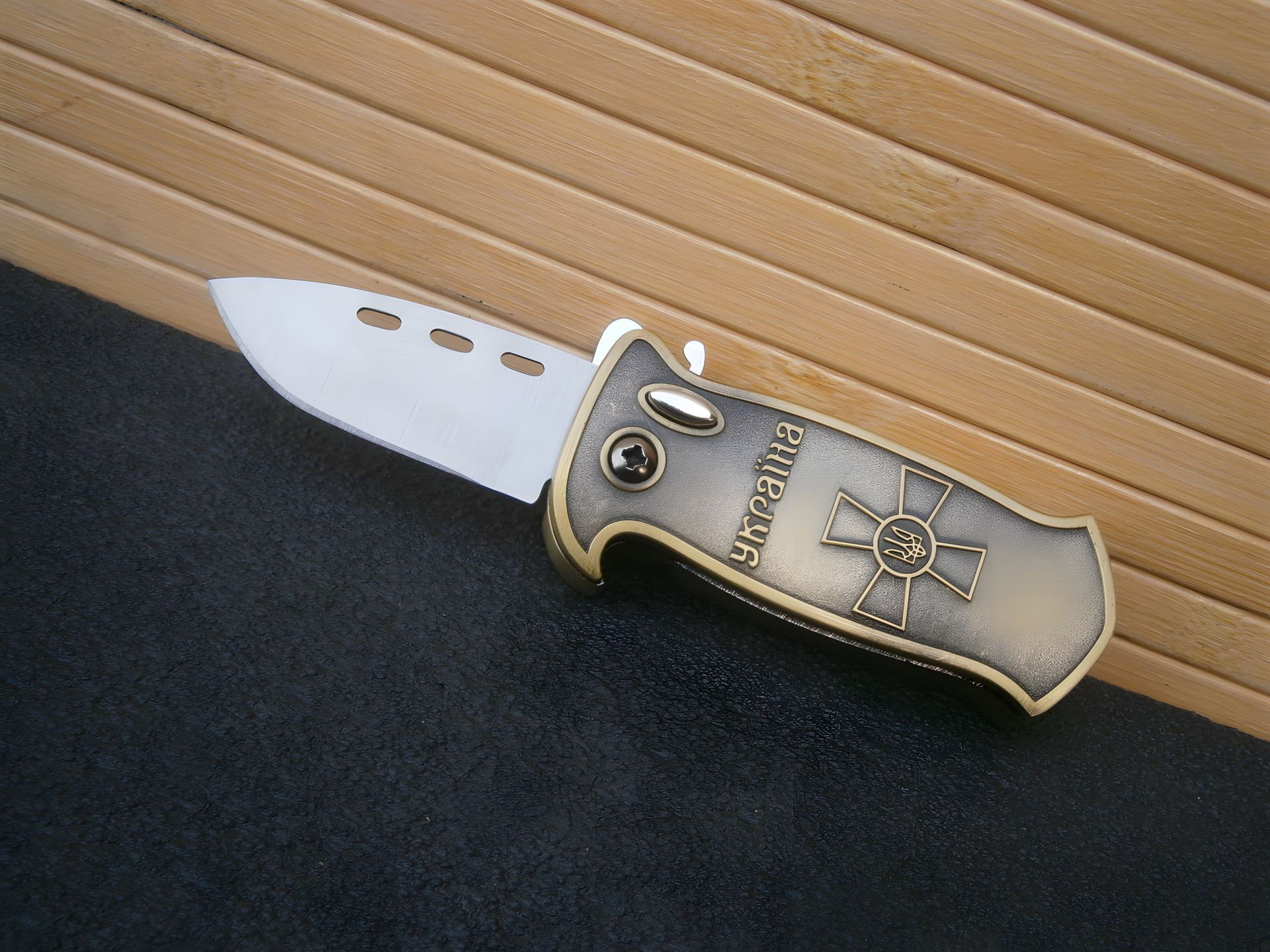 Нож - зажигалка Украина ЗСУ турбопламенная* 12,5 см Нож - зажигалка Украина ЗСУ турбопламенная* 12,5 см