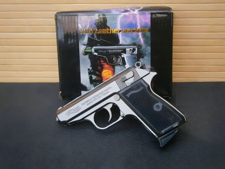 Газова запальничка пістолет Walther РР, металевий сувенір, чорна глянцева