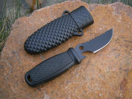 Нож нашейный туристический Defender Mini 518-A в чехле 14 см