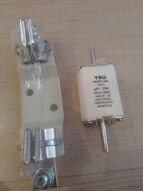 Комплект ножевых предохранителей DC до 250a 1000v для АКБ солнечного поля