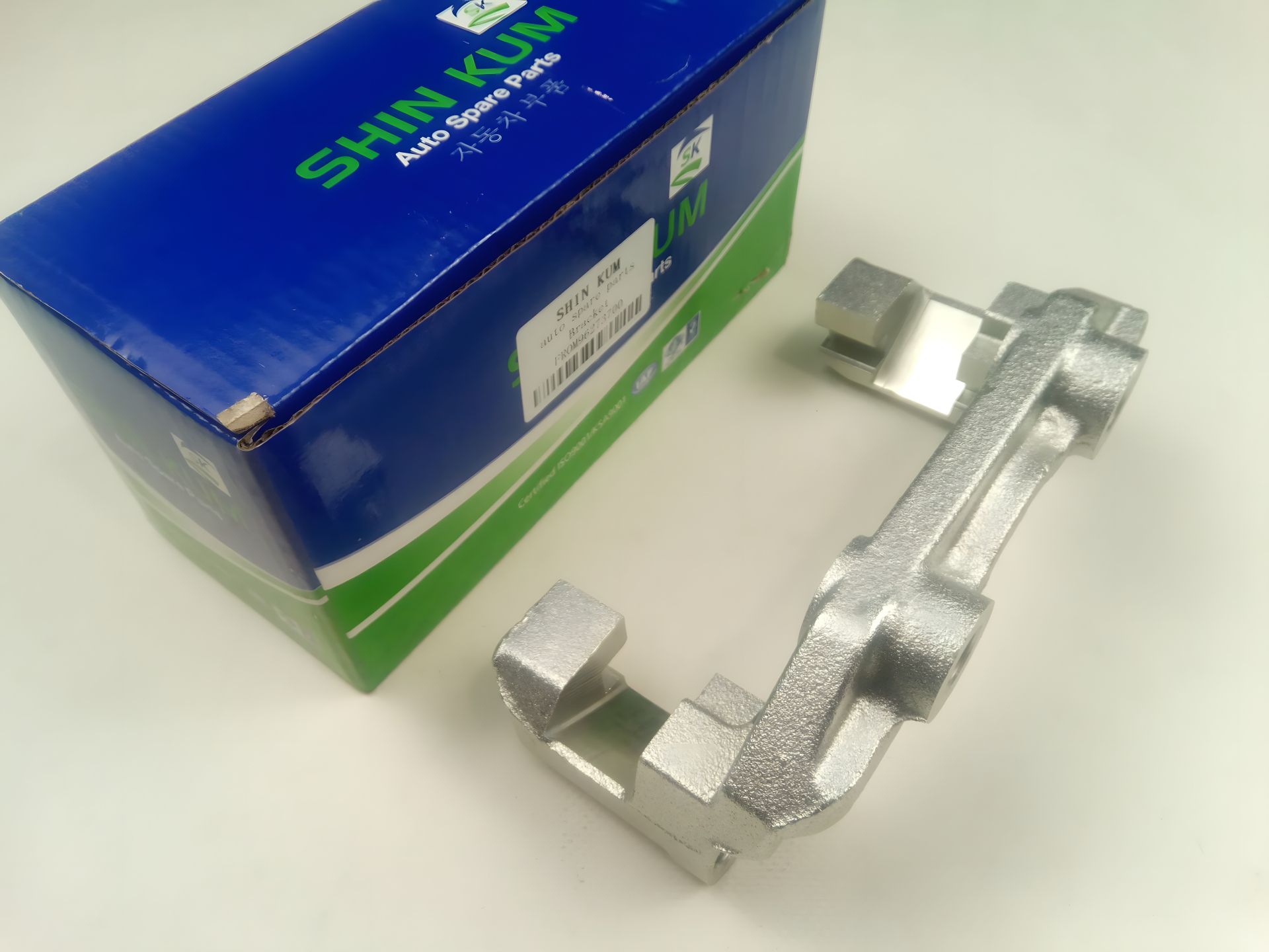 Тормозная скоба Lanos 1.5 R13, Китай 1 шт. (96273700-2) Тормозная скоба Lanos 1.5 R13, Китай 1 шт. (96273700-2)